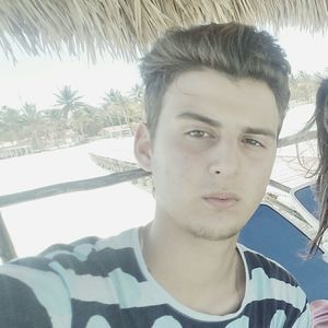 Meet your Posher, Luis daniel